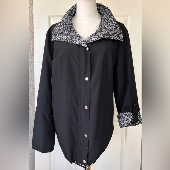 JM Collection Jackets & Blazers - JM Collection‎ Women’s Windbreaker Cheetah Trim Large
